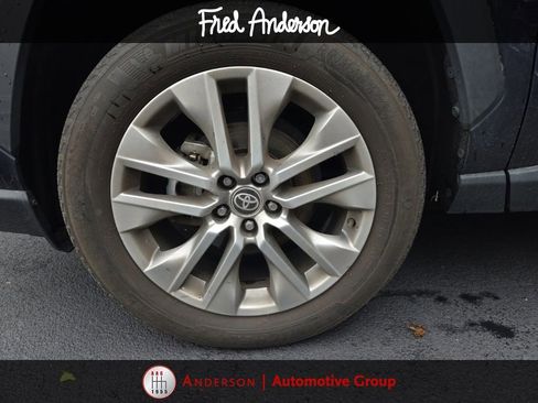 Used 2023 Toyota RAV4 XLE Premium FWD image 5