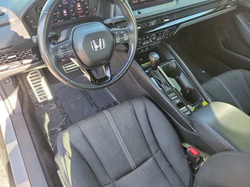 Used 2025 Honda Accord Sport image 17