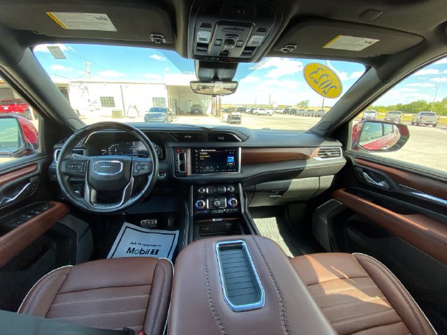 Used 2023 GMC Yukon XL Denali Ultimate AWD/4WD image 15
