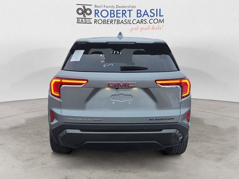 Used 2025 GMC Terrain Elevation image 4