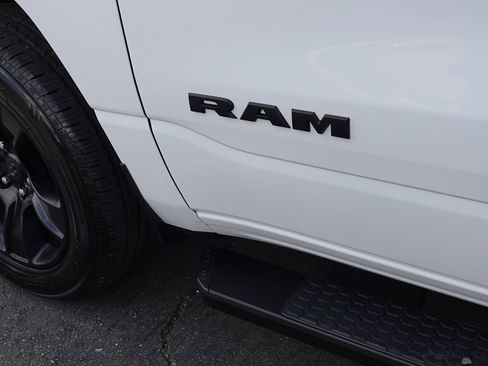 Used 2020 RAM 1500 Big Horn AWD/4WD image 13