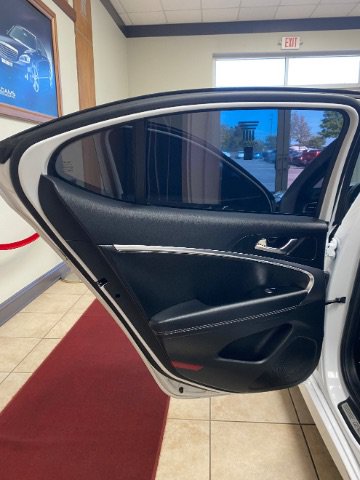Used 2025 Genesis G70 2.5T RWD image 11
