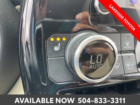 Certified 2024 Toyota Highlander XLE FWD image 36
