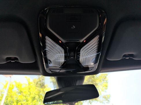 Used 2022 BMW X5 xDrive40i w/ M Sport Package AWD/4WD image 29
