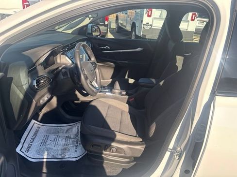 Used 2023 Chevrolet Bolt EUV LT w/ Comfort Package FWD image 15