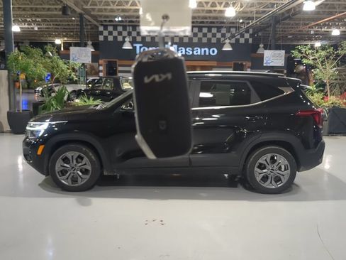 Used 2024 Kia Seltos S FWD image 4