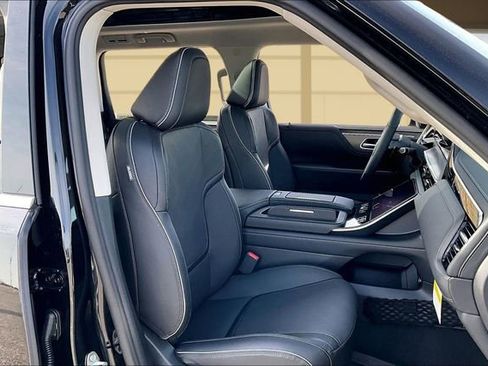 New 2026 INFINITI QX80 Luxe image 7