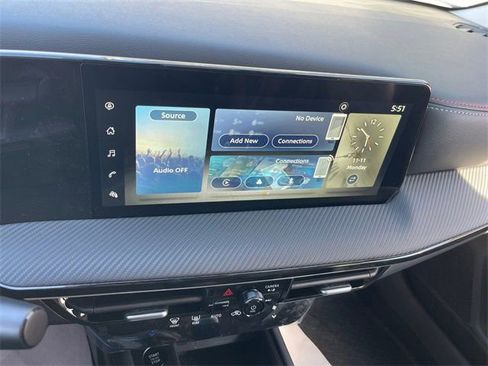 New 2025 Nissan Kicks SR w/ Illumination Package image 16