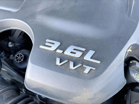 Used 2017 Dodge Charger SXT image 33