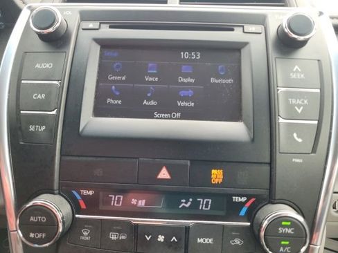 Used 2015 Toyota Camry LE image 22