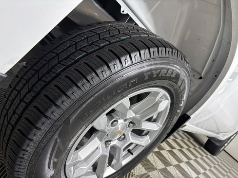 Used 2023 Chevrolet Silverado 1500 LT AWD/4WD image 33