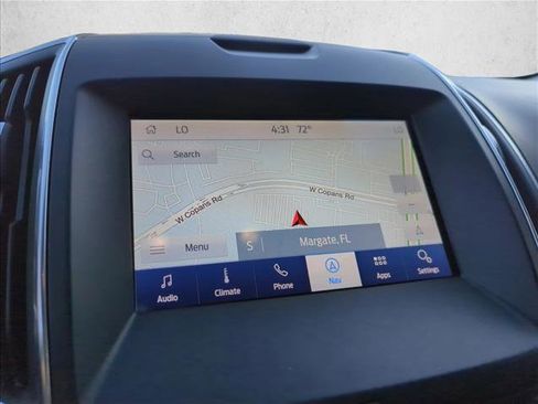 Used 2019 Ford Edge Titanium image 11