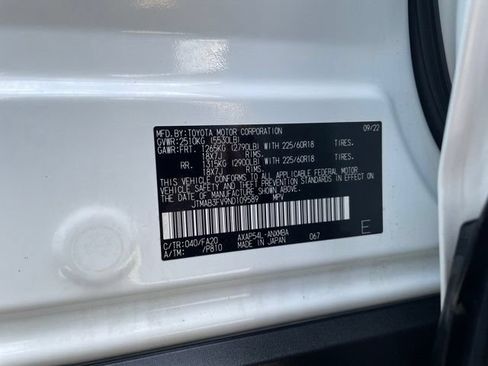 Used 2022 Toyota RAV4 SE w/ Weather & Moonroof Package AWD/4WD image 27