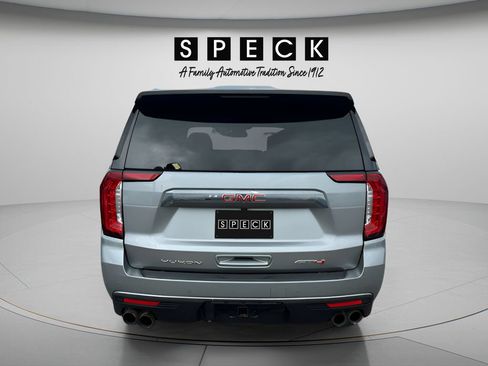 Used 2024 GMC Yukon XL AT4 w/ Technology Package AWD/4WD image 4