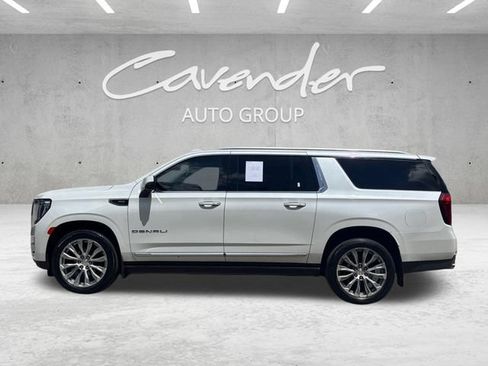 Used 2022 GMC Yukon XL Denali AWD/4WD image 16