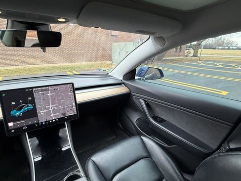 Used 2019 Tesla Model 3 Long Range image 18