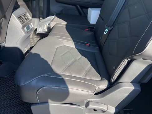 New 2026 Volkswagen Atlas SE image 15