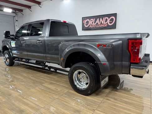 Used 2017 Ford F350 Lariat w/ Chrome Package image 9