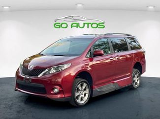 Used 2014 Toyota Sienna SE video 1