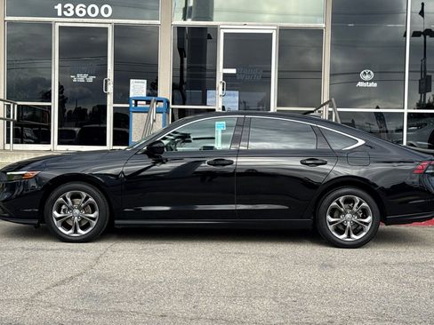 Certified 2023 Honda Accord EX image 7
