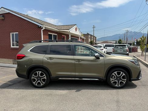 Used 2023 Subaru Ascent Limited w/ Technology Package AWD/4WD image 4