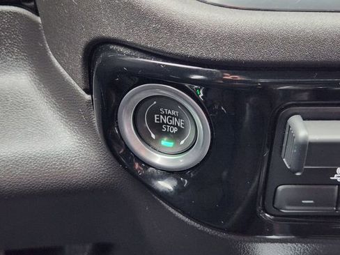 Used 2024 Chevrolet Silverado 1500 LT Trail Boss w/ LT Trail Boss Premium Package image 18