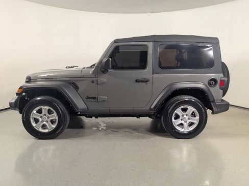 Used 2022 Jeep Wrangler Sport AWD/4WD image 4