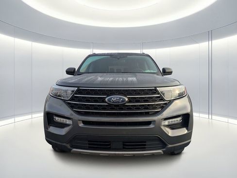 Used 2023 Ford Explorer XLT w/ Equipment Group 202A image 9