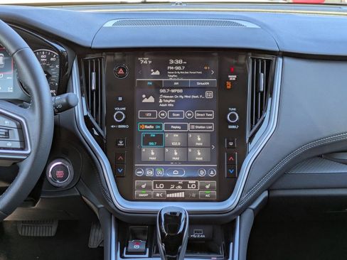 Used 2025 Subaru Outback Premium image 15