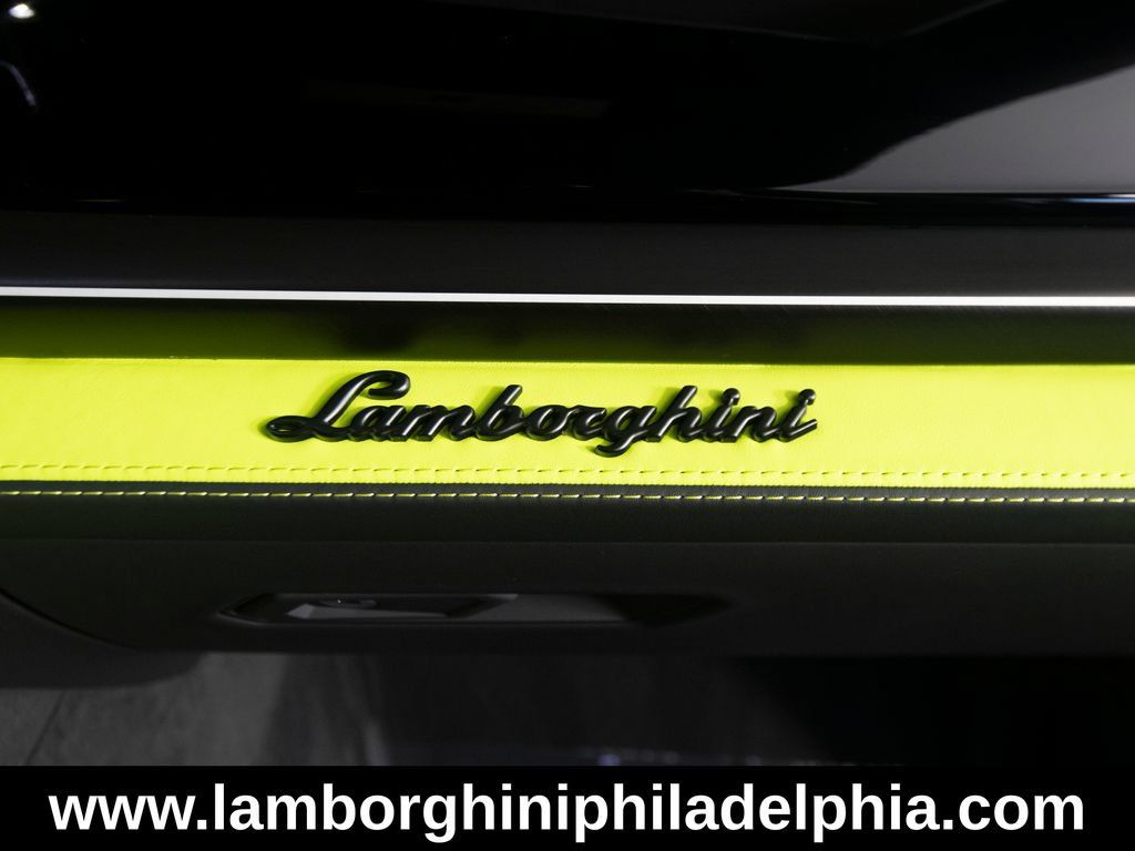 Used 2026 Lamborghini Urus S AWD/4WD image 37