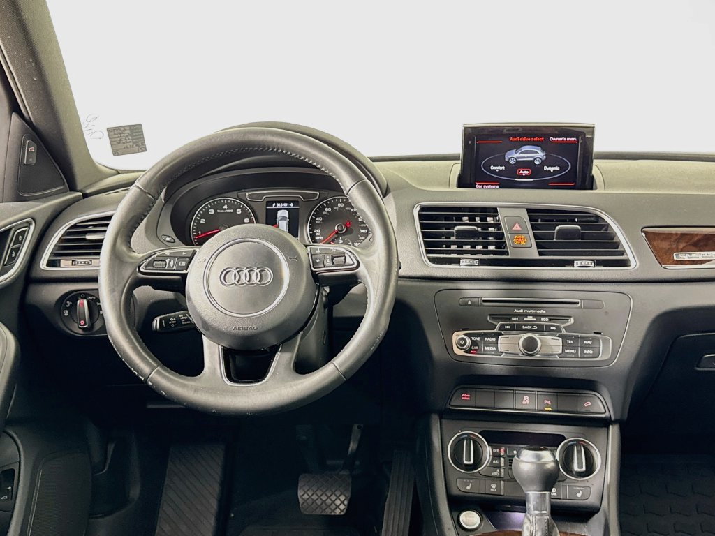 Used 2018 Audi Q3 2.0T Premium Plus w/ Premium Plus Package AWD/4WD image 19