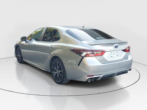 Used 2023 Toyota Camry SE image 6