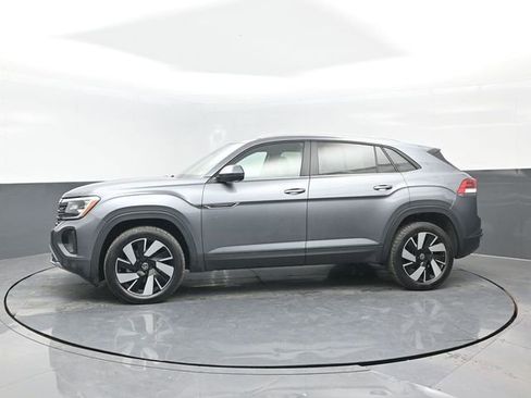 Used 2024 Volkswagen Atlas Cross Sport SE image 4