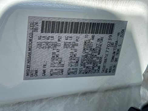 Used 2025 Nissan Rogue SV AWD/4WD image 28