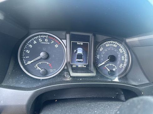 Used 2021 Toyota Tacoma TRD Sport w/ Technology Package image 10