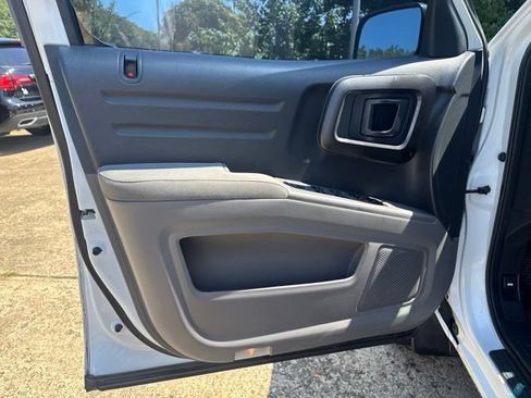 Used 2010 Honda Ridgeline RT image 17