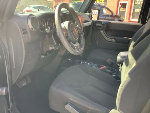 Used 2017 Jeep Wrangler Sport AWD/4WD image 12