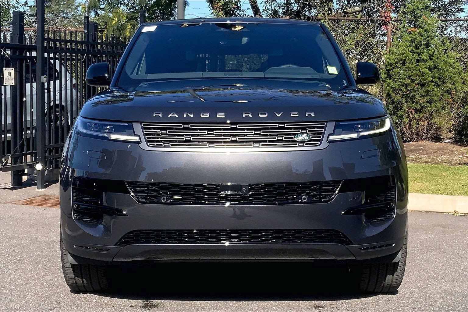 New 2027 Land Rover Range Rover Sport SE AWD/4WD image 3