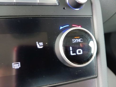 Used 2025 Hyundai Sonata SEL FWD image 25