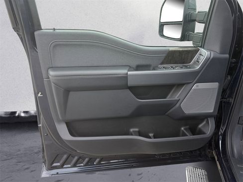 Used 2023 Ford F250 Lariat w/ Lariat Ultimate Package image 18