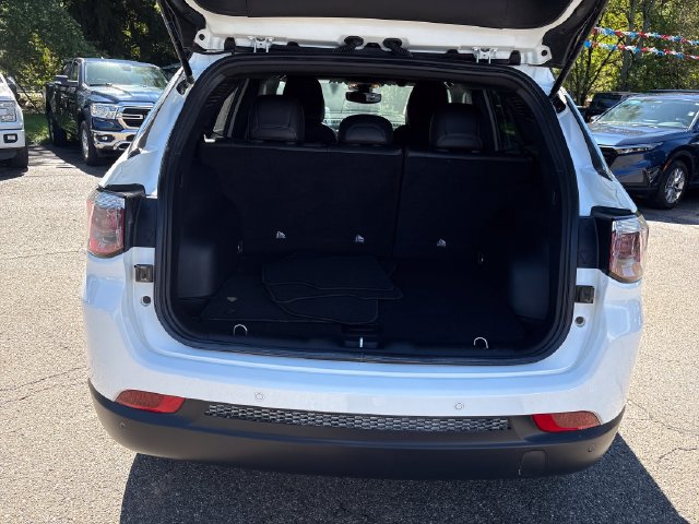 Used 2025 Jeep Compass Limited AWD/4WD image 21