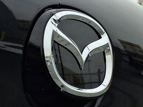 New 2026 MAZDA MAZDA3 Hatchback w/Premium Plus Pkg image 24