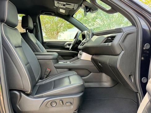 Used 2024 GMC Yukon XL SLT RWD image 11