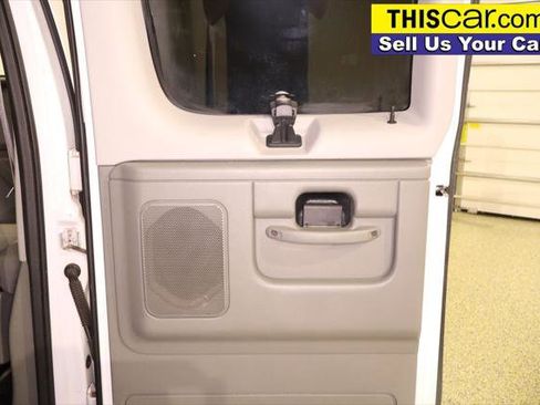 Used 2014 Ford E-350 and Econoline 350 XLT image 27