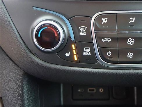 Used 2024 Chevrolet Equinox LT image 20