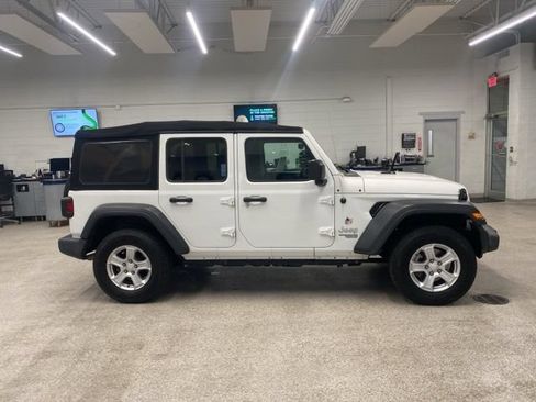 Used 2018 Jeep Wrangler Unlimited Sport S AWD/4WD image 4