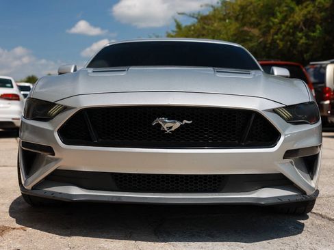 Used 2018 Ford Mustang GT Premium w/ Carbon Sport Interior Package RWD image 9