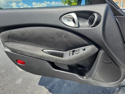 Used 2020 Nissan 370Z Touring Sport image 23