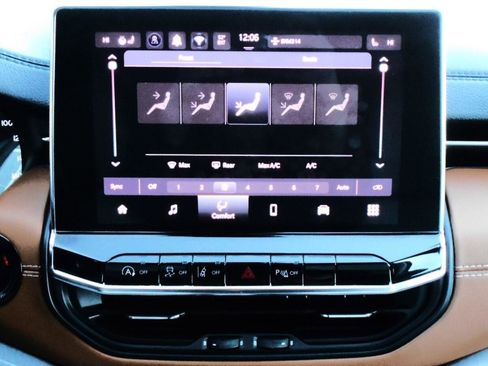 Certified 2022 Jeep Compass Limited image 21