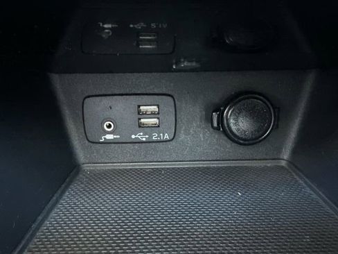 Used 2021 Subaru Forester Limited image 30